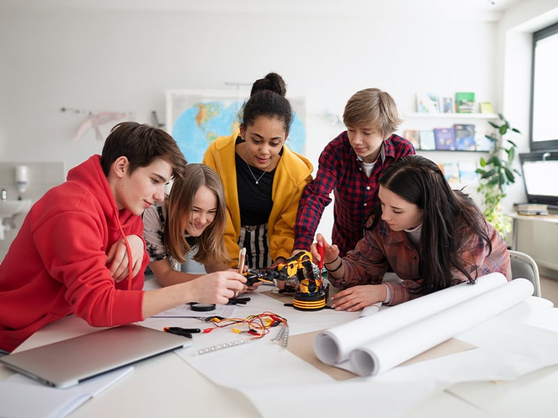 school-children-learning-stem-4-3