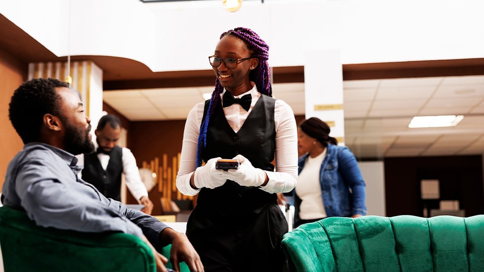 server-greets-guest-in-lobby